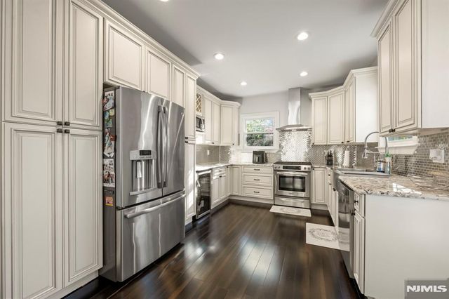 19 Schlosser Drive, Rochelle Park, NJ 07662