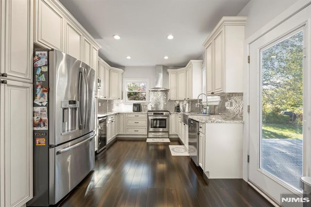 19 Schlosser Drive, Rochelle Park, NJ 07662