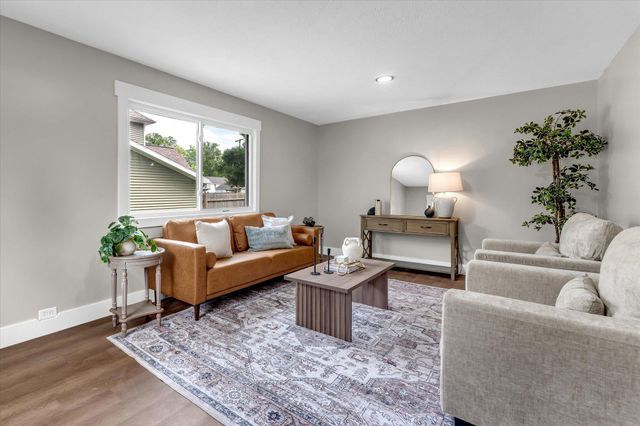 628 E Madison Street E, Hastings, MI 49058