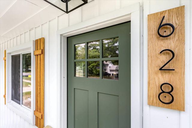 628 E Madison Street E, Hastings, MI 49058