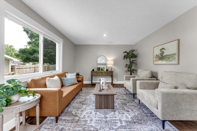 628 E Madison Street E, Hastings, MI 49058