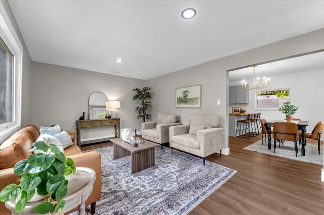 628 E Madison Street E, Hastings, MI 49058