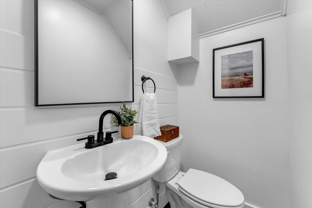 628 E Madison Street E, Hastings, MI 49058