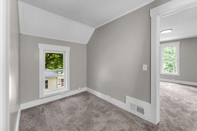 628 E Madison Street E, Hastings, MI 49058