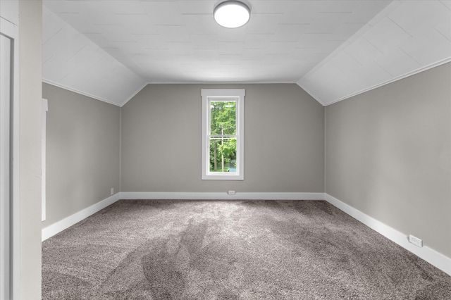 628 E Madison Street E, Hastings, MI 49058