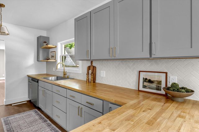 628 E Madison Street E, Hastings, MI 49058