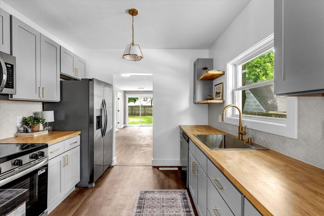 628 E Madison Street E, Hastings, MI 49058