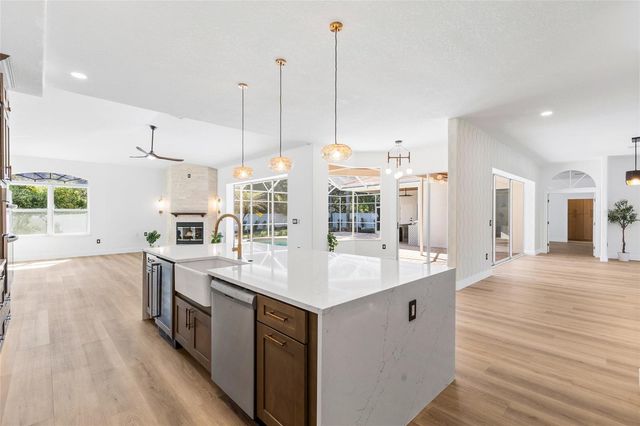 1534 E LAKE WOODLANDS PARKWAY, Oldsmar, FL 34677