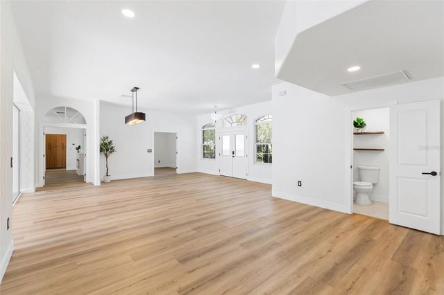 1534 E LAKE WOODLANDS PARKWAY, Oldsmar, FL 34677