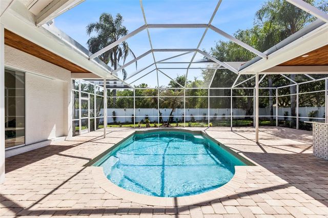 1534 E LAKE WOODLANDS PARKWAY, Oldsmar, FL 34677