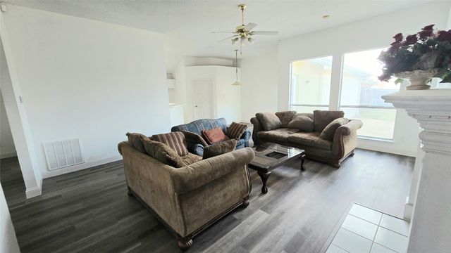 2621 Ash Creek, Mesquite, TX 75181