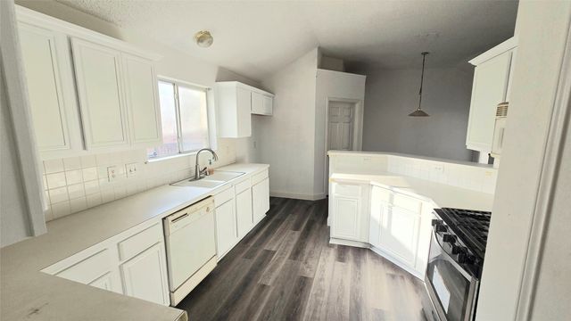 2621 Ash Creek, Mesquite, TX 75181