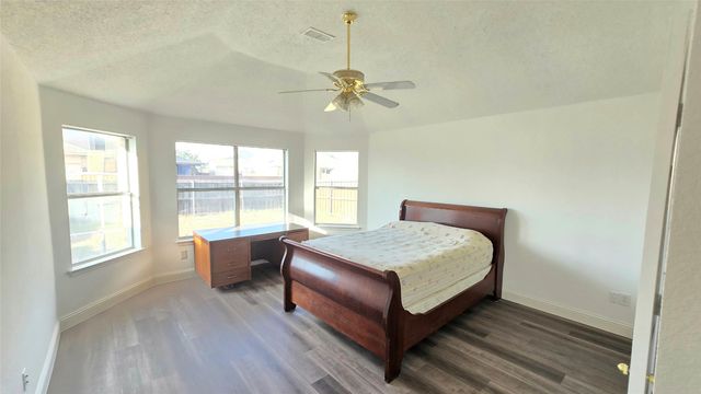 2621 Ash Creek, Mesquite, TX 75181