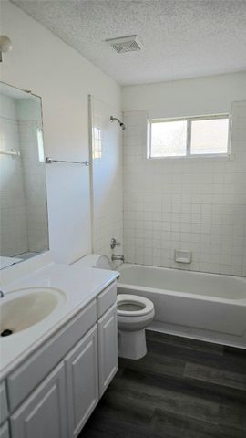 2621 Ash Creek, Mesquite, TX 75181