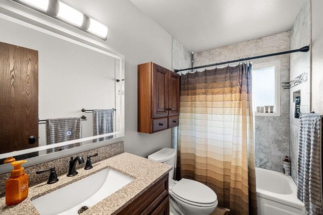 7 Emperor Ct, Pueblo, CO 81005