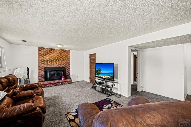 7 Emperor Ct, Pueblo, CO 81005
