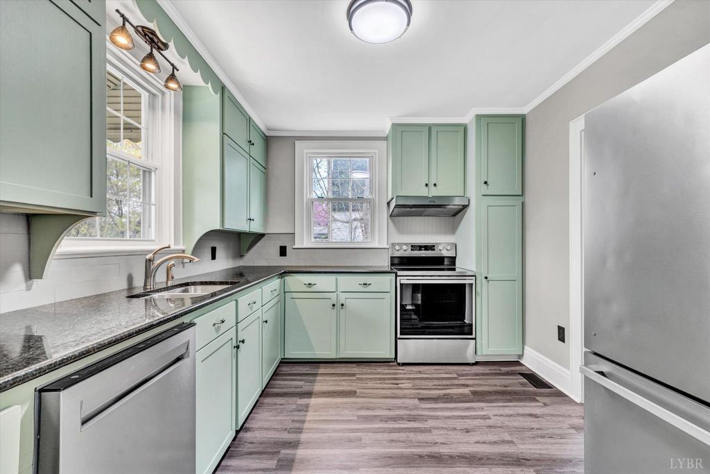 Image 17 of property listing at 539 Westview Ave Avenue, Bedford, VA 24523