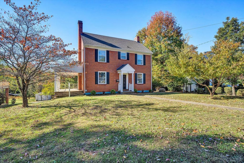 Image 3 of property listing at 539 Westview Ave Avenue, Bedford, VA 24523