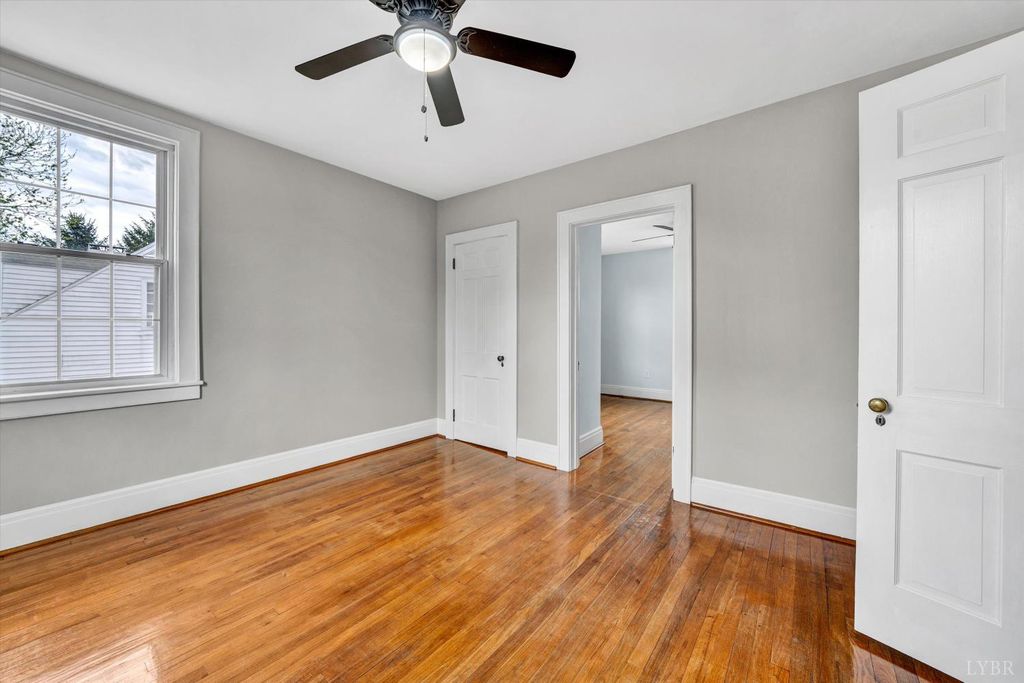Image 30 of property listing at 539 Westview Ave Avenue, Bedford, VA 24523