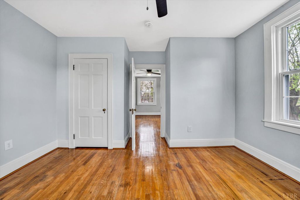 Image 34 of property listing at 539 Westview Ave Avenue, Bedford, VA 24523