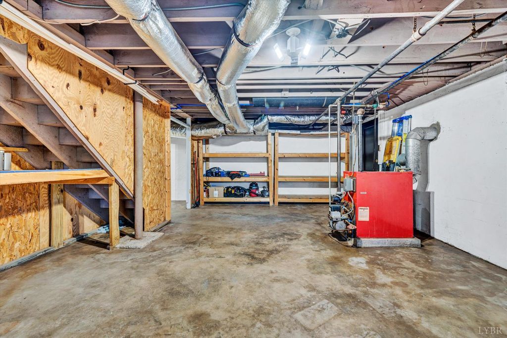 Image 38 of property listing at 539 Westview Ave Avenue, Bedford, VA 24523