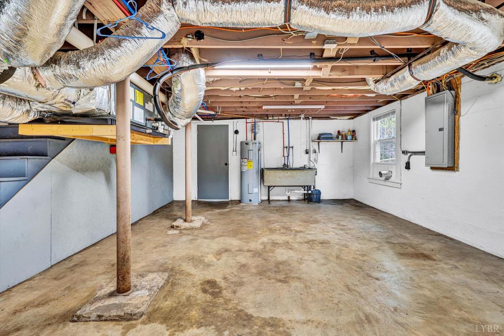 Image 39 of property listing at 539 Westview Ave Avenue, Bedford, VA 24523
