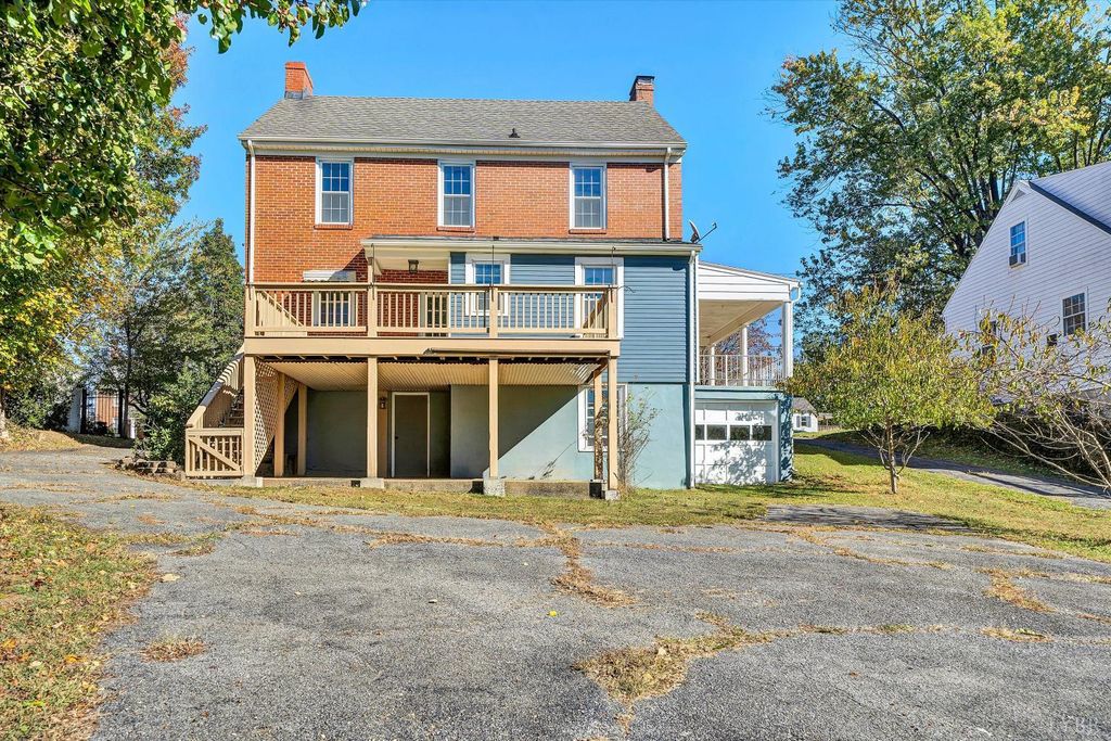 Image 40 of property listing at 539 Westview Ave Avenue, Bedford, VA 24523