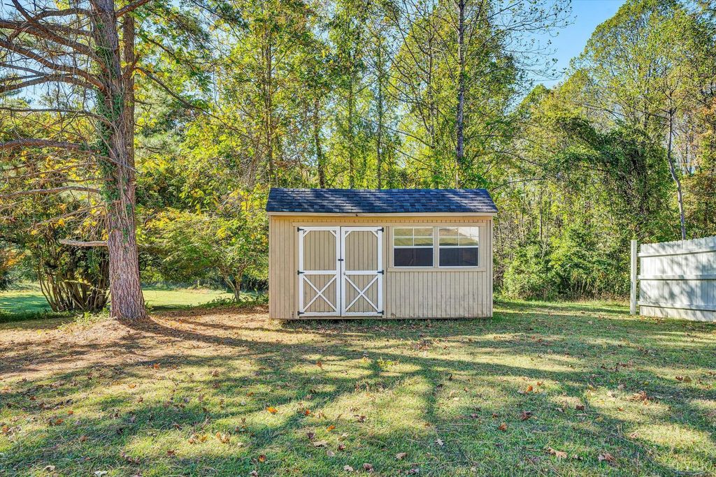 Image 41 of property listing at 539 Westview Ave Avenue, Bedford, VA 24523
