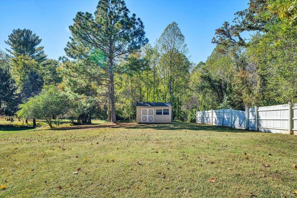 Image 42 of property listing at 539 Westview Ave Avenue, Bedford, VA 24523