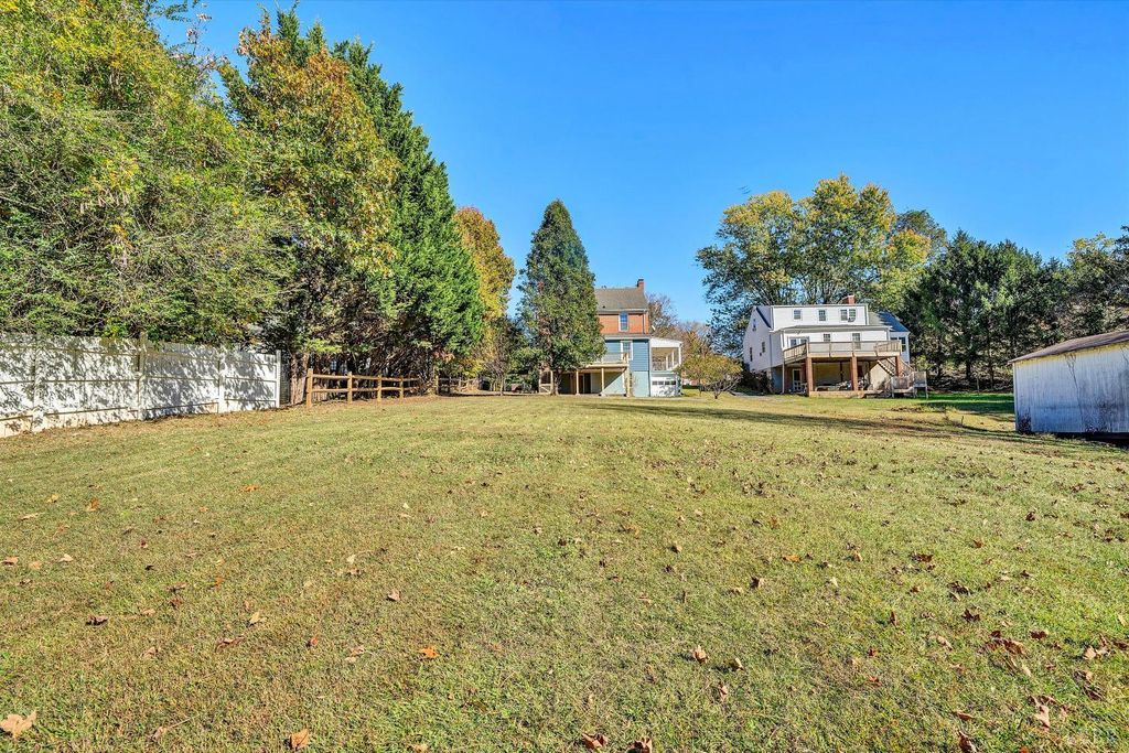 Image 43 of property listing at 539 Westview Ave Avenue, Bedford, VA 24523