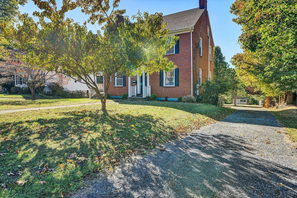 Image 45 of property listing at 539 Westview Ave Avenue, Bedford, VA 24523