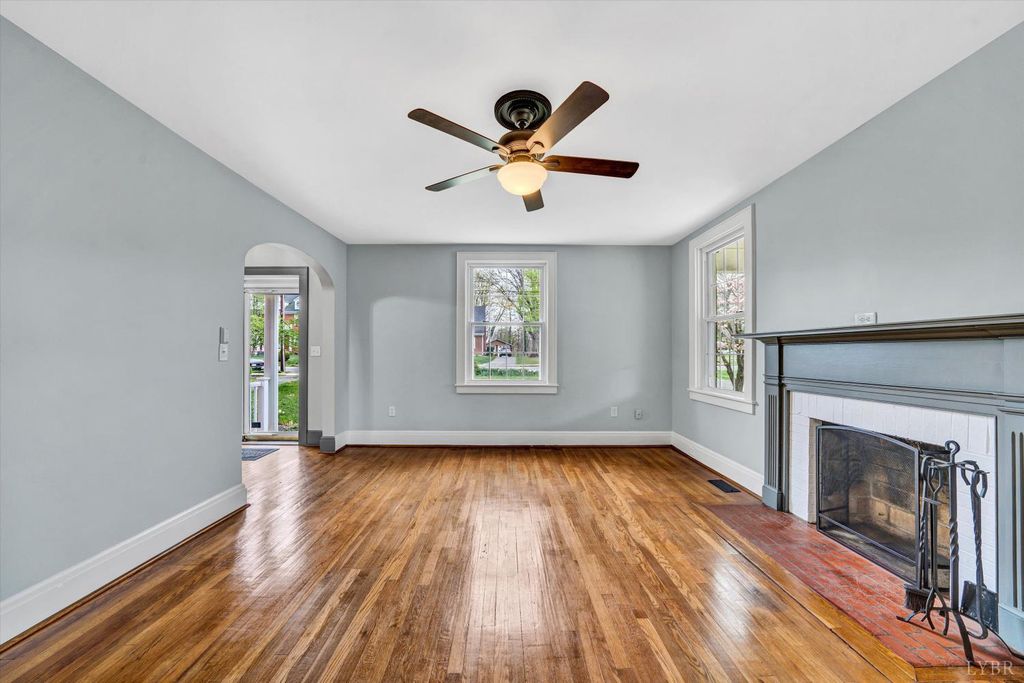 Image 9 of property listing at 539 Westview Ave Avenue, Bedford, VA 24523