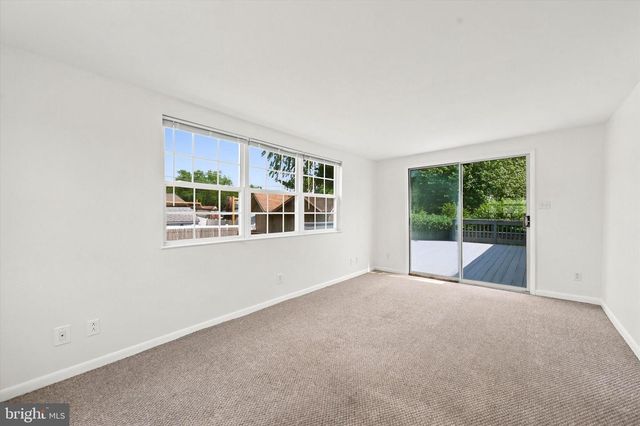112 TILLMAN LN, Aston, PA 19014