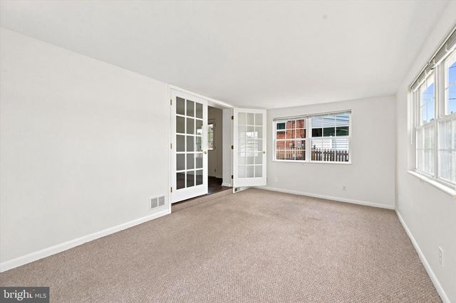 112 TILLMAN LN, Aston, PA 19014