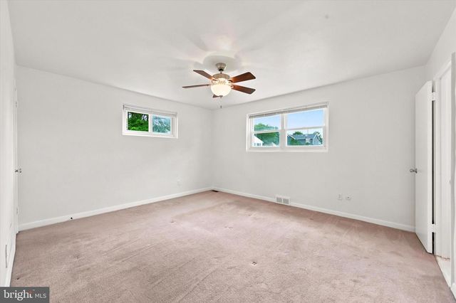 112 TILLMAN LN, Aston, PA 19014