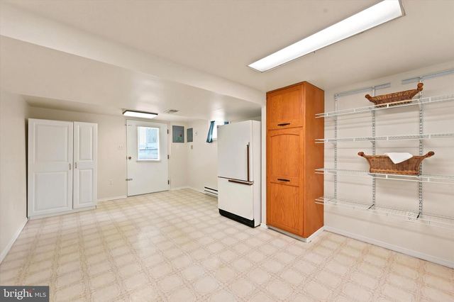 112 TILLMAN LN, Aston, PA 19014