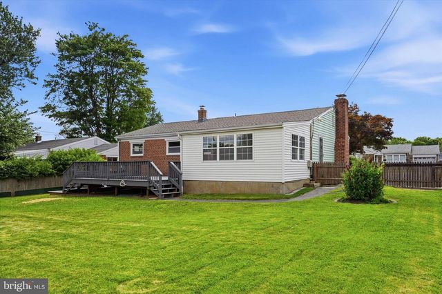 112 TILLMAN LN, Aston, PA 19014