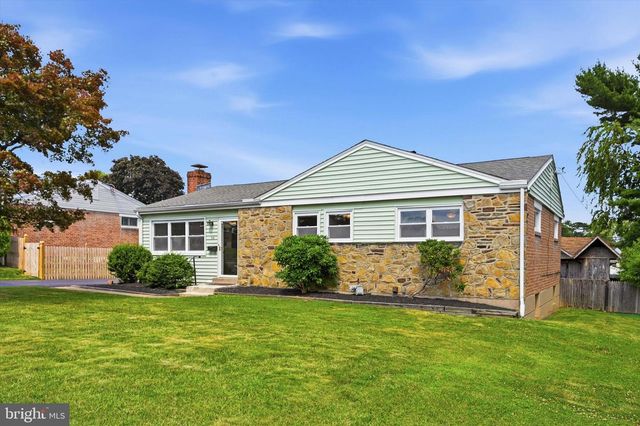 112 TILLMAN LN, Aston, PA 19014