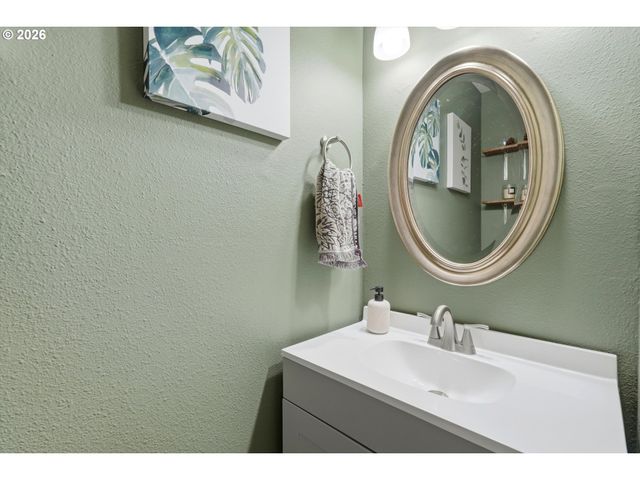 28740 Sw PARKWAY Ave D2, Wilsonville, OR 97070