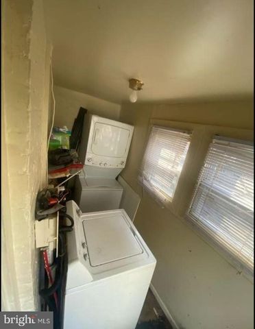 2438 N GRATZ STREET, Philadelphia, PA 19132