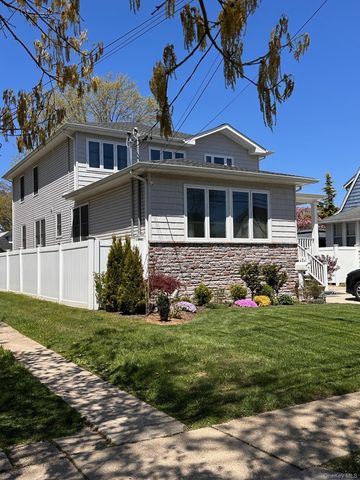 84 Commonwealth Avenue, Merrick, NY 11566
