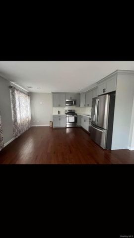 84 Commonwealth Avenue, Merrick, NY 11566