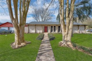4004 Briarglen Drive, Dickinson, TX 77539