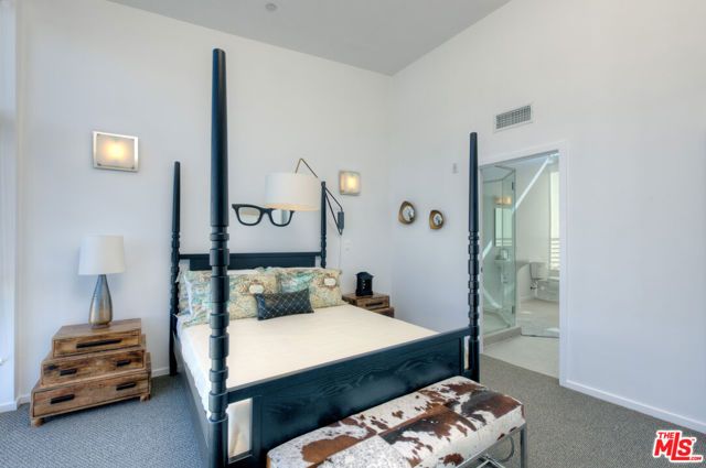 4151 Redwood Avenue 207, Los Angeles, CA 90066