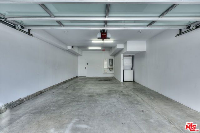 4151 Redwood Avenue 207, Los Angeles, CA 90066