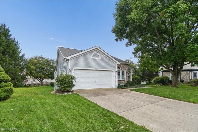 3166 Plainfield Court, Pickerington, OH 43147