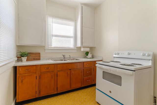 1423 John Street, Evansville, IN 47714