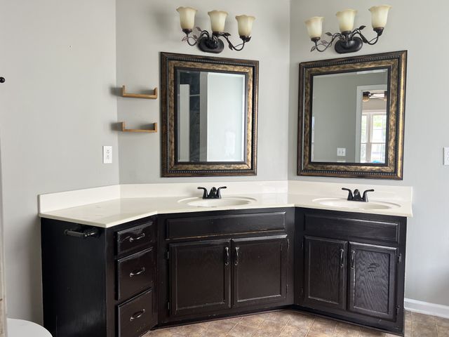 3851 Man O War Blvd, Clarksville, TN 37042