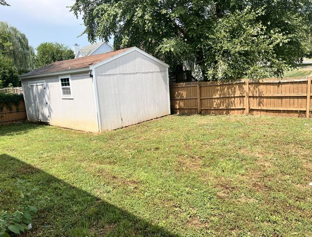 3851 Man O War Blvd, Clarksville, TN 37042