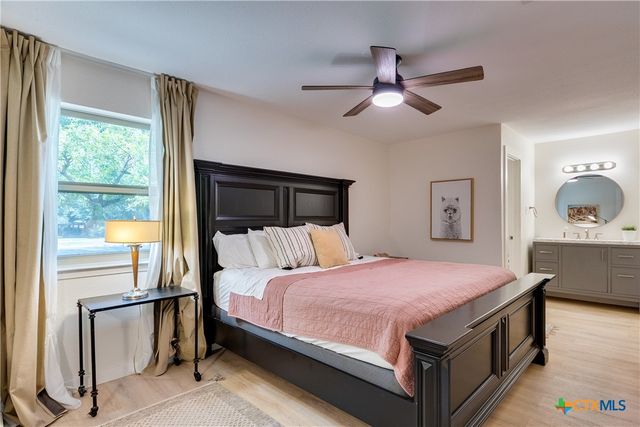5608 Cougar Drive 117, Austin, TX 78745